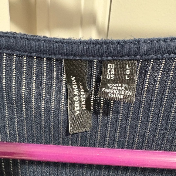 Vero Moda Navy Ribbed V-Neck Maternity Blouse - Picture 2 of 5